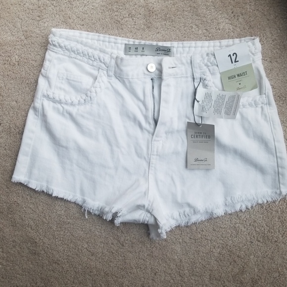 bebe Pants - White Highwaist Shorts